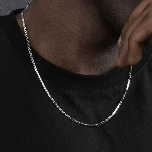 Minimal Chain Necklace